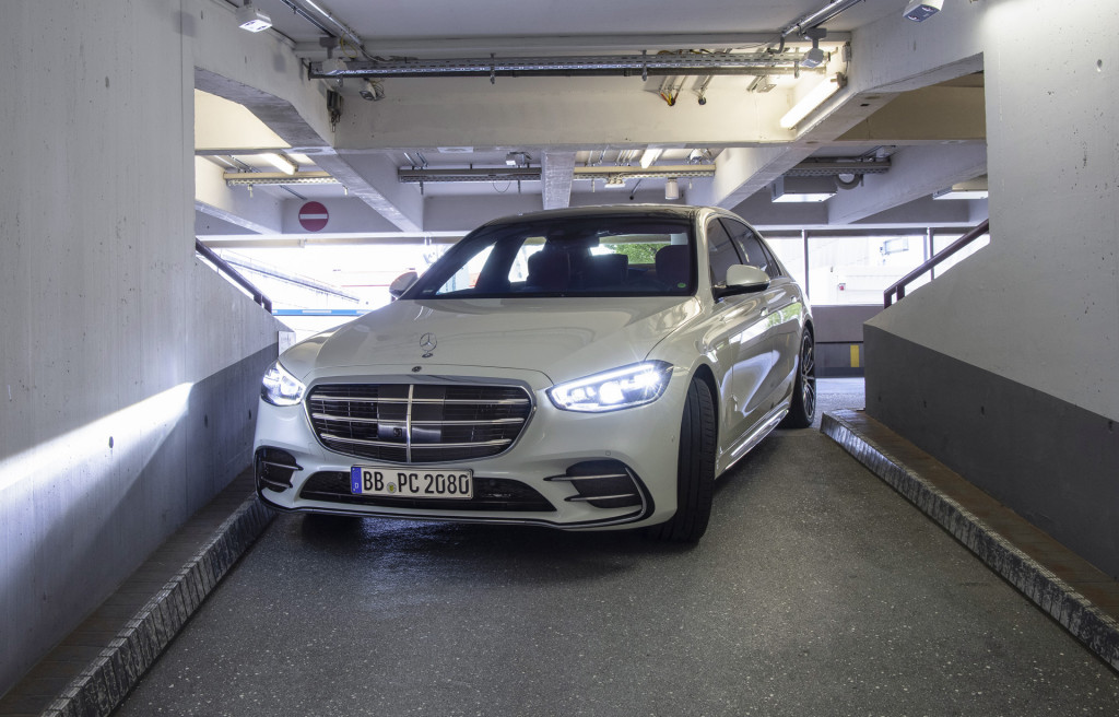 Automated valet trial at airport in Stuttgart, Germany Automated valet trial at airport in Stuttgart, Germany