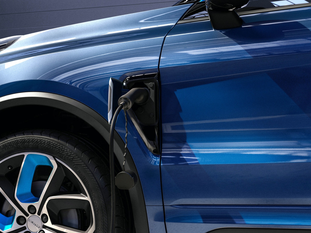 Lynk & Co. 01 - Euro-spec