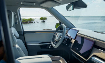 Rivian adds 390-mile Max battery to R1S SUV