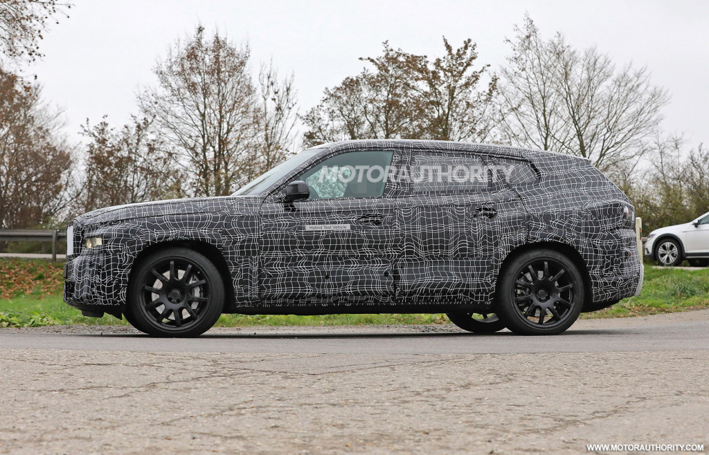 2023 BMW X8 spy shots - Photo credit: S. Baldauf / SB-Medien