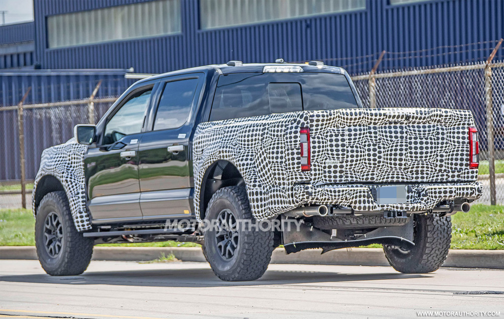 2021 Ford F-150 Raptor spy shots - Photo credit: S. Baldauf/SB-Medien 2021 Ford F-150 Raptor spy shots - Photo credit: S. Baldauf/SB-Medien