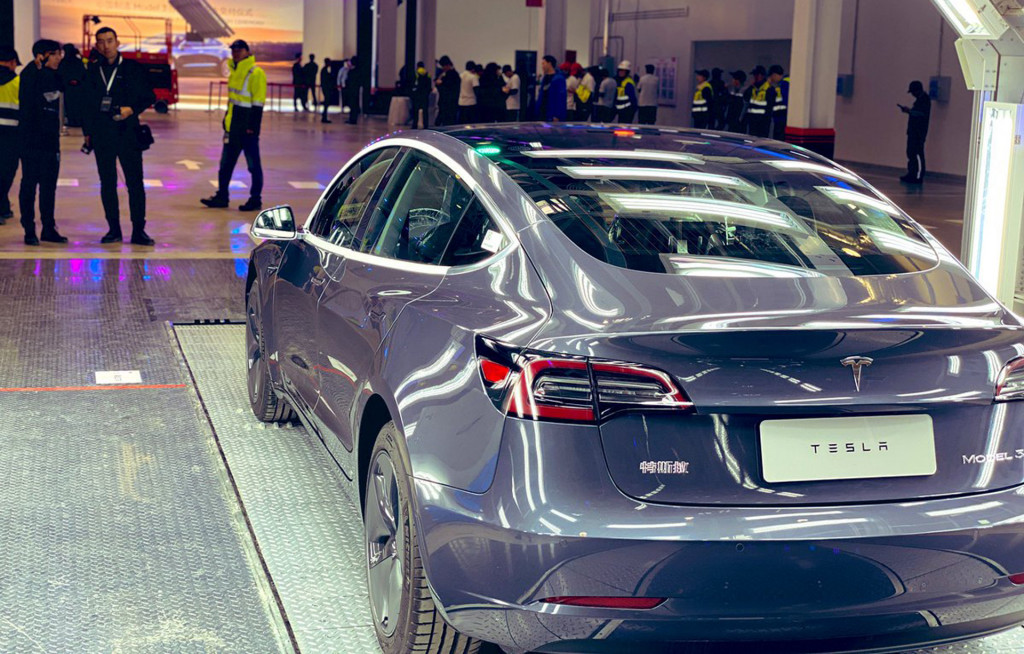 Tesla starts delivery of Chinese-made Model 3 sedans on December 30, 2019