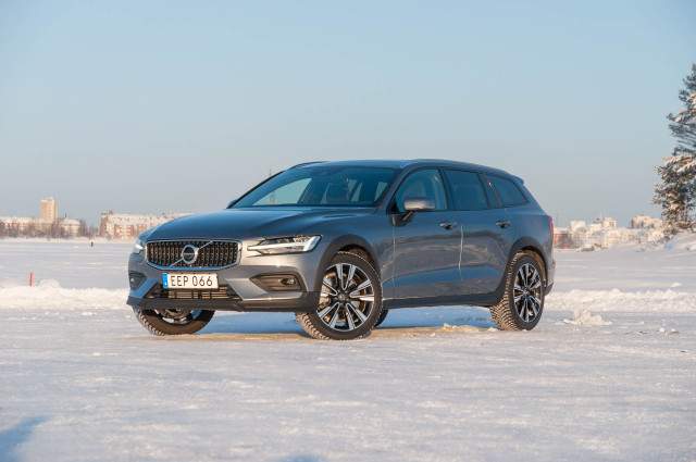 2020 Volvo V60 Cross Country