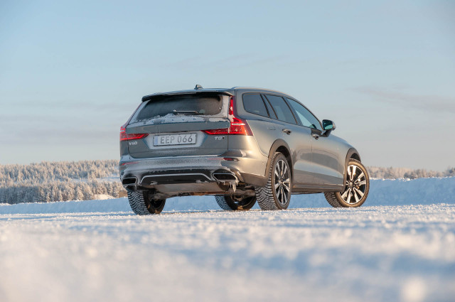 2020 Volvo V60 Cross Country