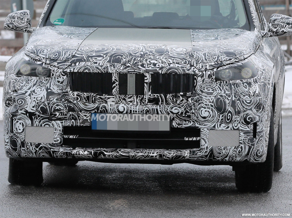 2023 BMW iX1 spy shots - Photo credit: S. Baldauf/SB-Medien 2023 BMW iX1 spy shots - Photo credit: S. Baldauf/SB-Medien