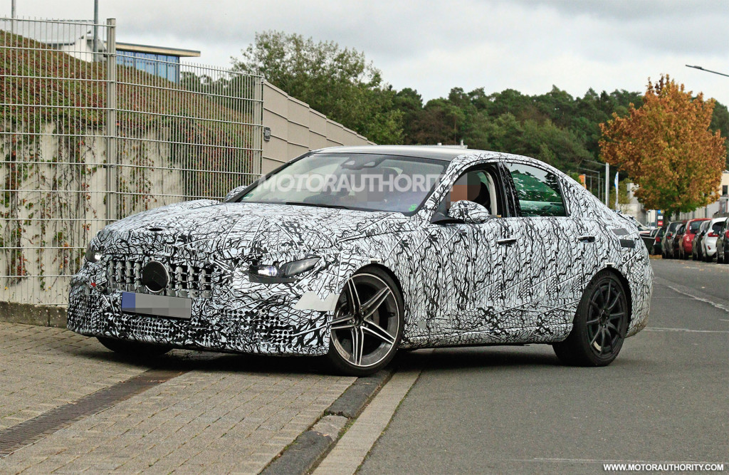 2023 Mercedes-Benz AMG C63 spy shots - Photo credit: S. Baldauf/SB-Medien 2023 Mercedes-Benz AMG C63 spy shots - Photo credit: S. Baldauf/SB-Medien