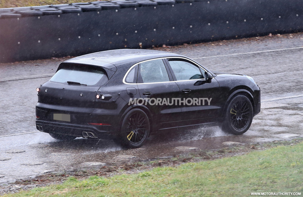 2023 Porsche Cayenne facelift spy shots - Photo credit: S. Baldauf/SB-Medien