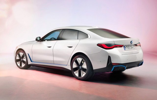 2022 BMW i4