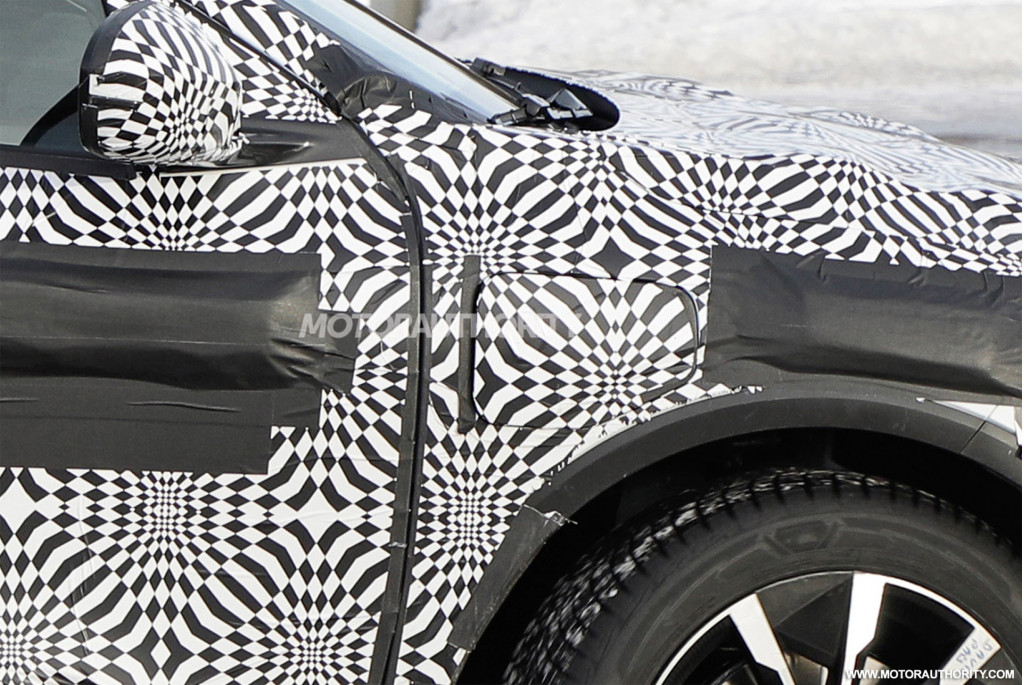 2022 Renault Megane electric crossover spy shots - Photo credit: S. Baldauf/SB-Medien