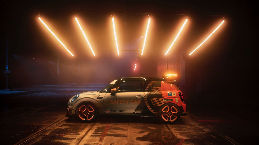 Mini Electric Pacesetter inspired by JCW