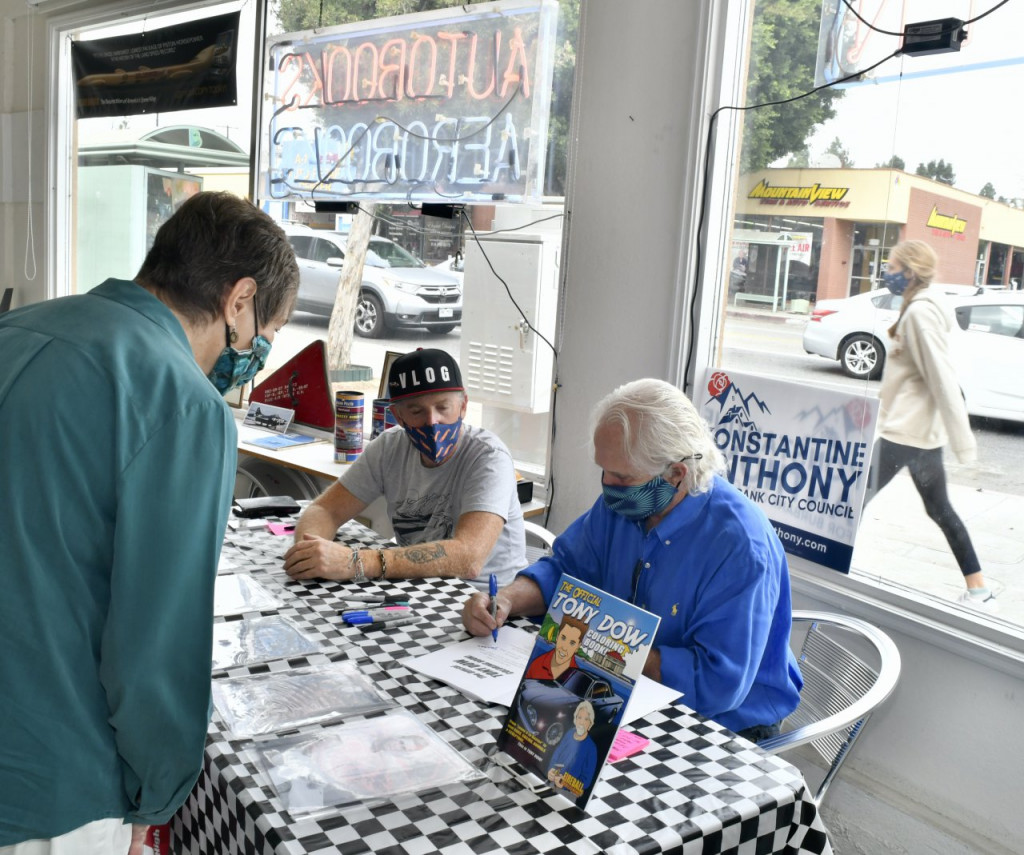 Tony Dow and Firebird Tim Lawrence signing at Autobooks-Aerobooks