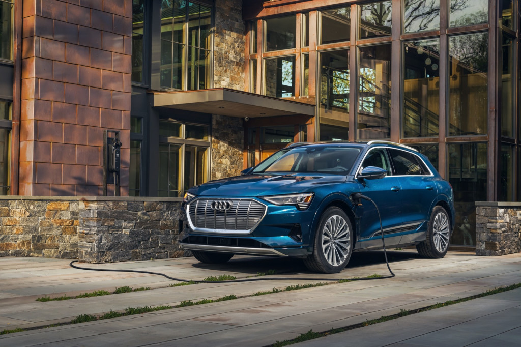2021 Audi E-Tron SUV 2021 Audi E-Tron SUV