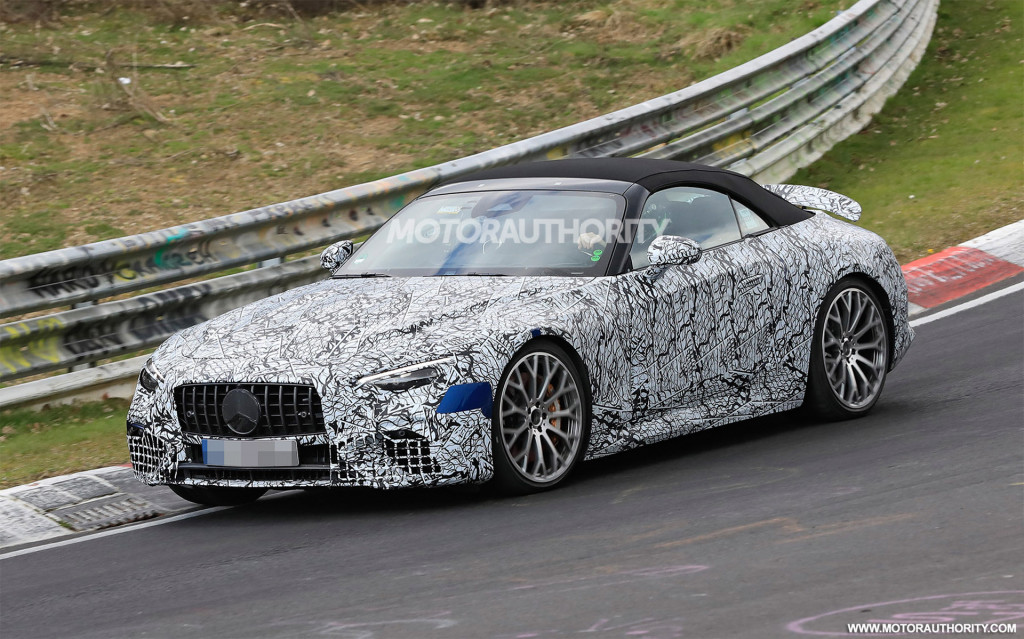 2022 Mercedes-Benz AMG SL Roadster spy shots - Photo credit: S. Baldauf/SB-Medien