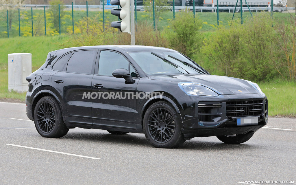2023 Porsche Cayenne facelift spy shots - Photo credit: S. Baldauf/SB-Medien