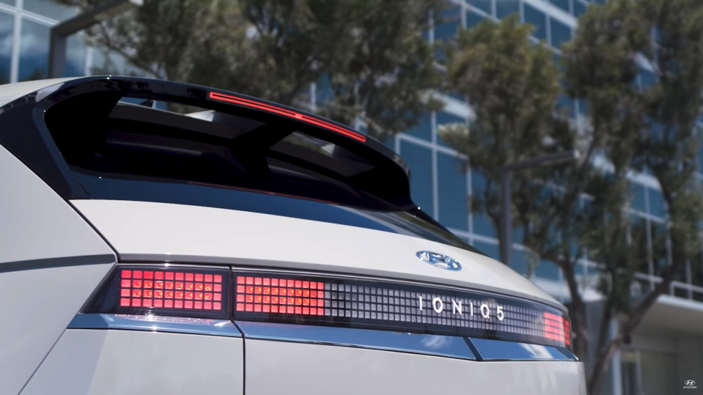 Bitmapped light design - 2022 Hyundai Ioniq 5