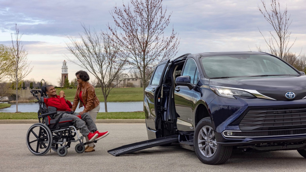BraunAbility 2021 Toyota Sienna wheelchair conversion