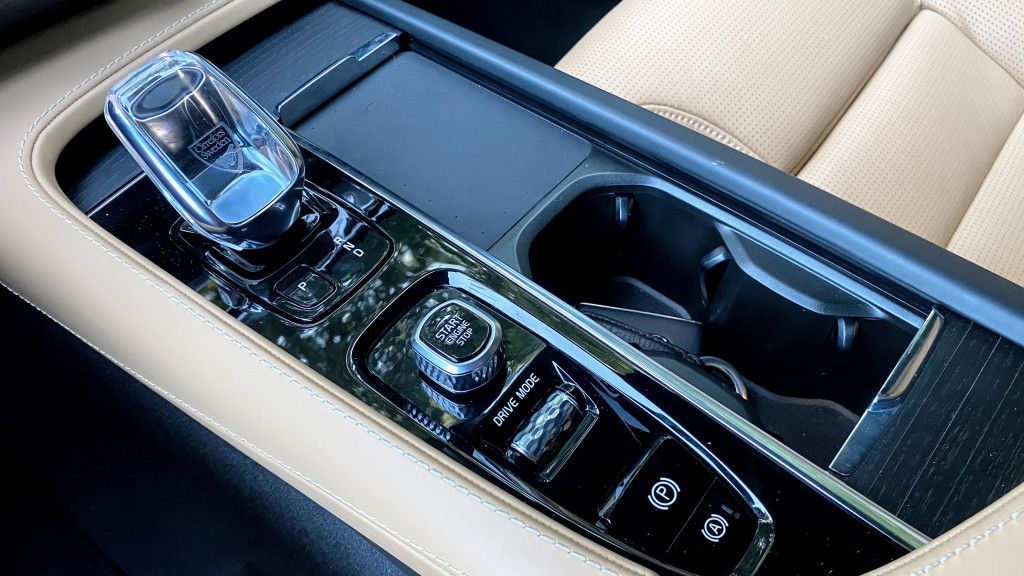 2021 Volvo XC90 T8 Inscription - review update, June 2021