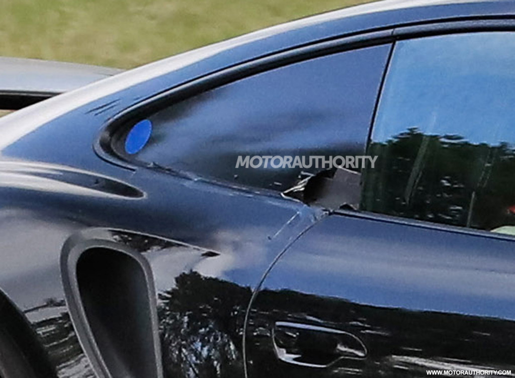 2024 Porsche 911 Turbo S E-Hybrid test mule spy shots - Photo credit: S. Baldauf/SB-Medien 2024 Porsche 911 Turbo S E-Hybrid test mule spy shots - Photo credit: S. Baldauf/SB-Medien