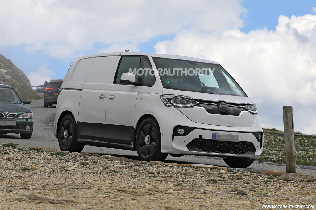 2024 Volkswagen ID Buzz production model spy shots - Photo credit: S. Baldauf/SB-Medien