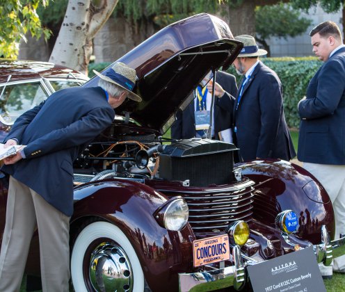 Arizona Concours d’Elegance judges | Bob Golfen photo Arizona Concours d’Elegance judges | Bob Golfen photo