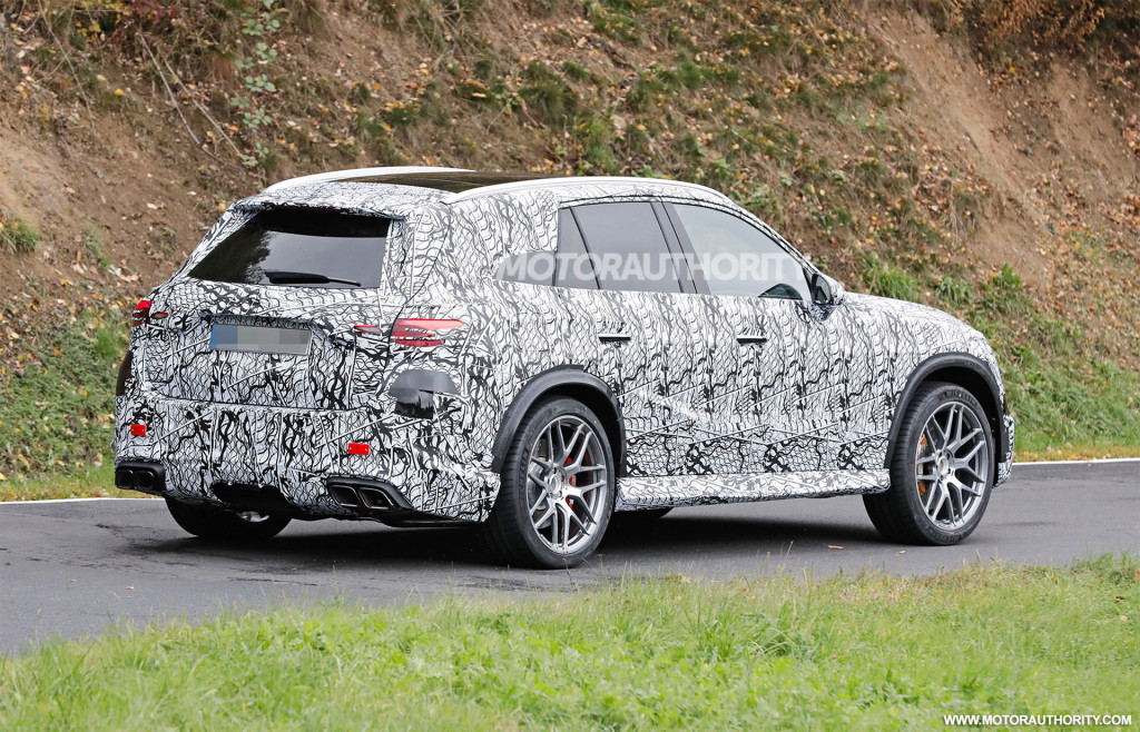 2023 Mercedes-Benz AMG GLC 63S E Performance spy shots - Photo credit: S. Baldauf/SB-Medien 2023 Mercedes-Benz AMG GLC 63S E Performance spy shots - Photo credit: S. Baldauf/SB-Medien
