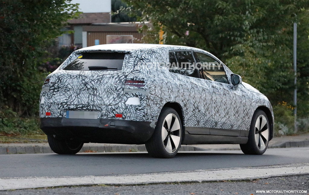 2023 Mercedes-Benz EQE SUV spy shots - Photo credit: S. Baldauf/SB-Medien