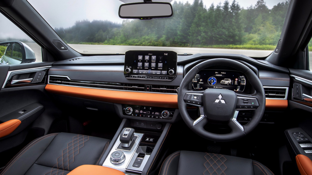2023 Mitsubishi Outlander Plug-In Hybrid