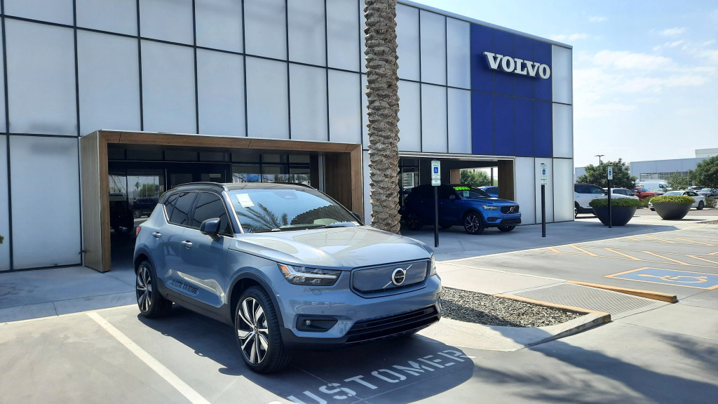 Volvo XC40 Recharge - Volvo Cars Gilbert, Gilbert AZ [photo from Chargeway]