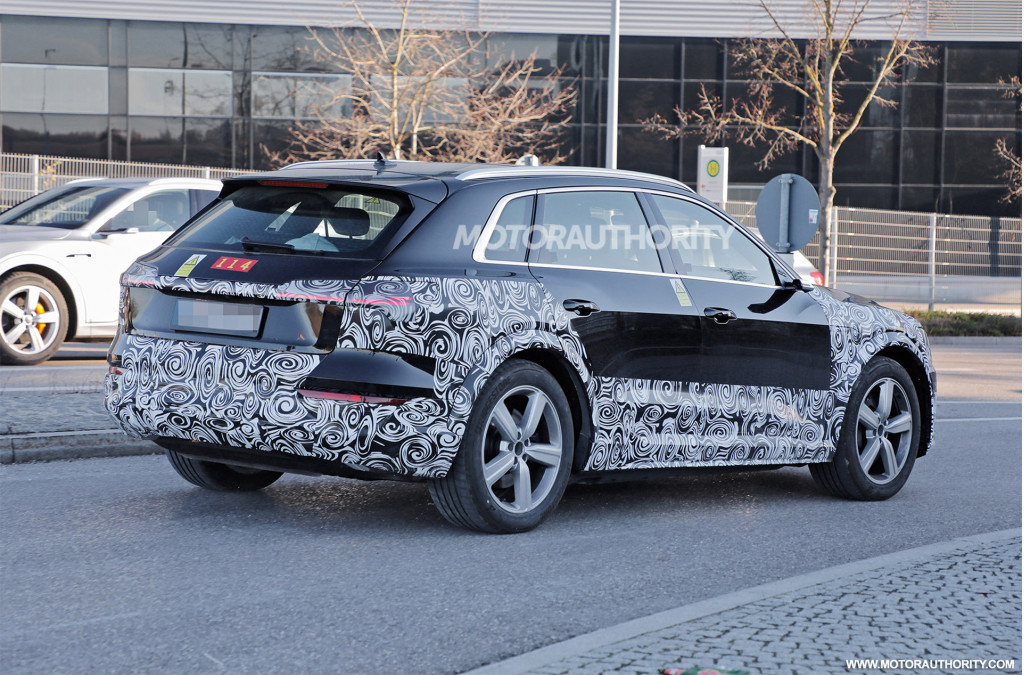 2023 Audi E-Tron facelift spy shots - Photo credit: S. Baldauf/SB-Medien