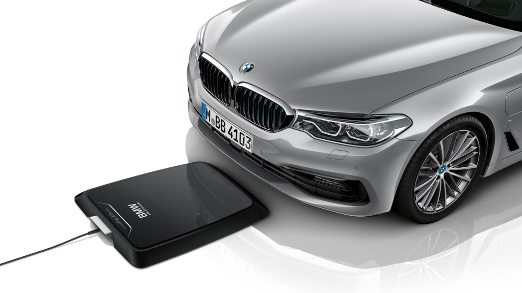 BMW 5-Series plug-in hybrid wireless charging system BMW 5-Series plug-in hybrid wireless charging system
