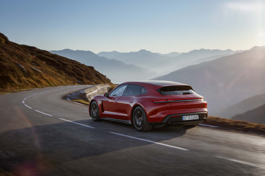 2022 Porsche Taycan GTS Sport Turismo