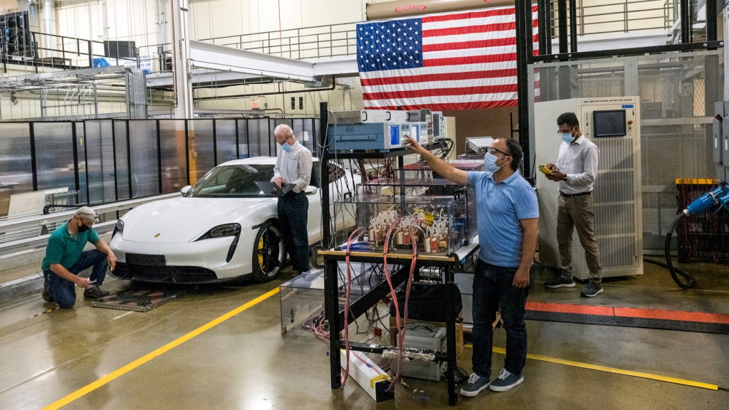 Volkswagen, Oak Ridge National Laboratory, and UT Knoxville test wireless charging