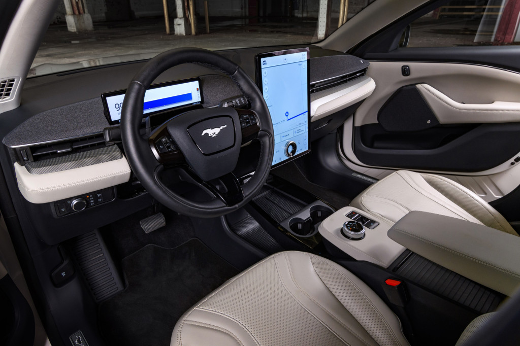 2022 Ford Mustang Mach-E Ice White Appearance Package 2022 Ford Mustang Mach-E Ice White Appearance Package