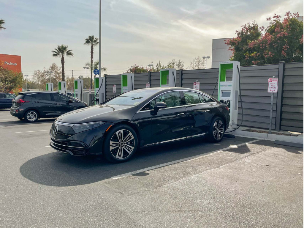 2022 Mercedes-Benz EQS
