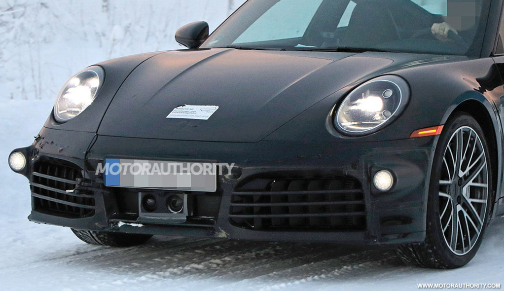 2024 Porsche 911 Turbo facelift (992.2) spy shots - Photo credit: S. Baldauf/SB-Medien