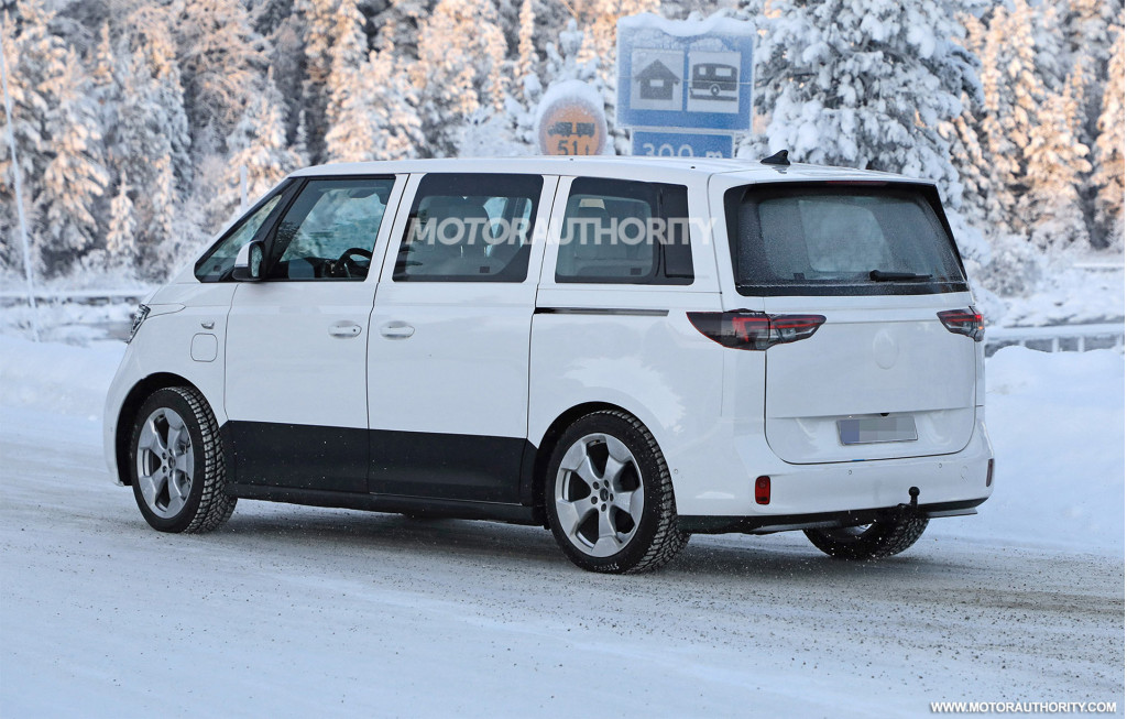 2024 Volkswagen ID.Buzz production model spy shots - Photo credit: S. Baldauf/SB-Medien