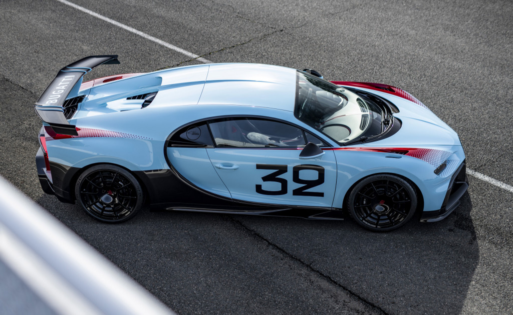 Bugatti Chiron Pur Sport by Sur Mesure