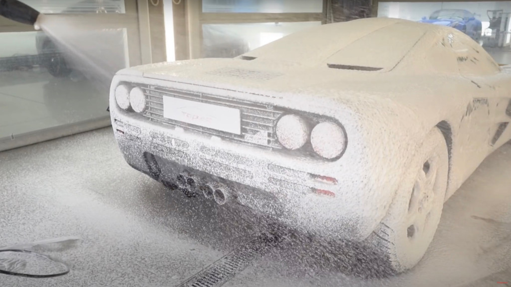 McLaren F1 gets washed (From Topaz Detailing video)