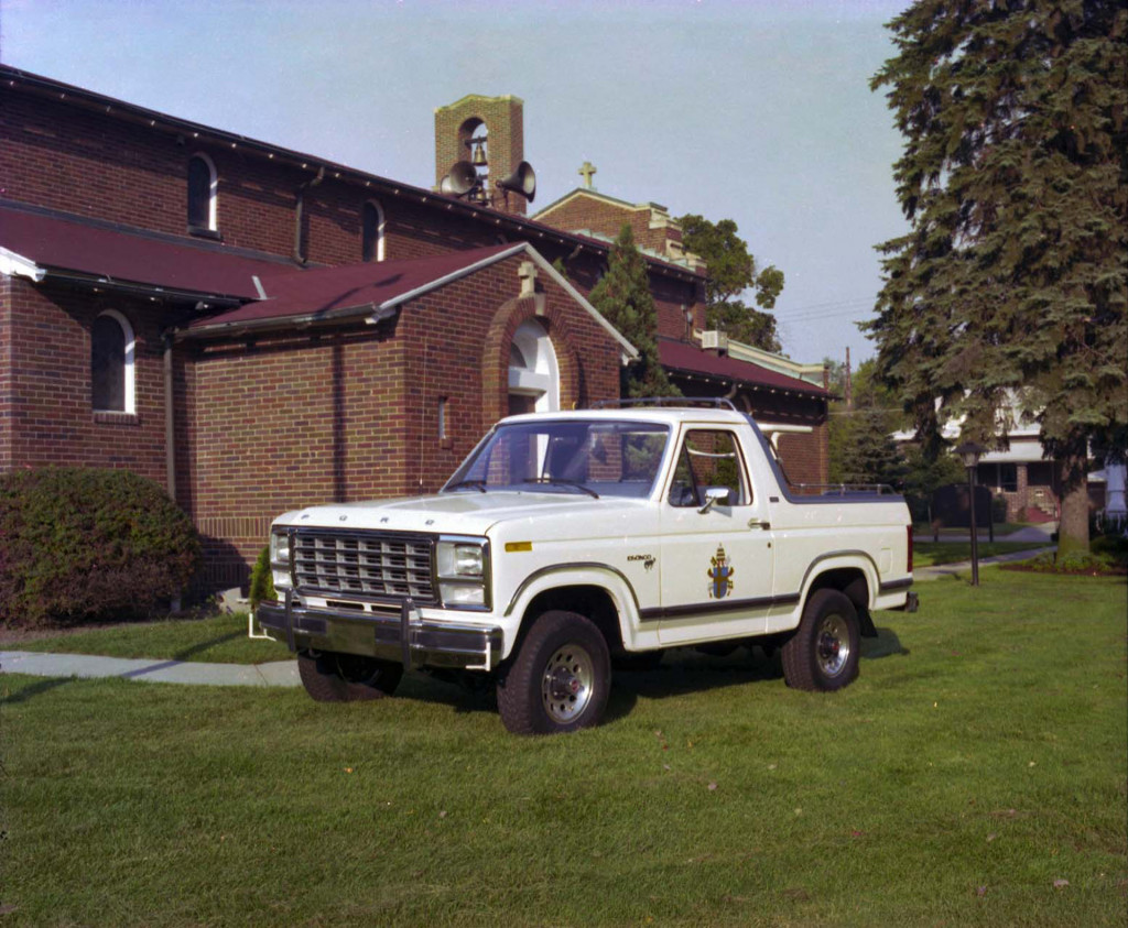 1980 Ford Bronco modified for Pope John Paul II's visit 1980 Ford Bronco modified for Pope John Paul II's visit