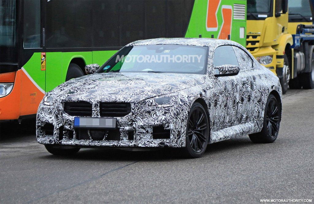 2023 BMW M2 spy shots - Photo credit: S. Baldauf/SB-Medien 2023 BMW M2 spy shots - Photo credit: S. Baldauf/SB-Medien