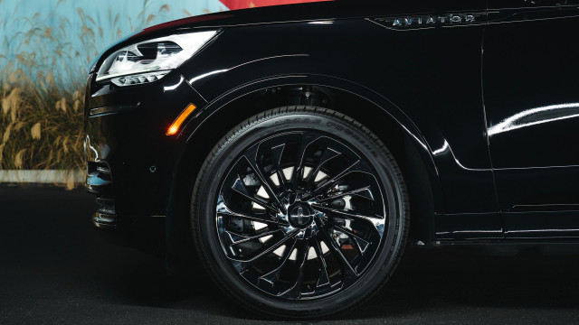 2022 Lincoln Aviator with Jet Appearance Package