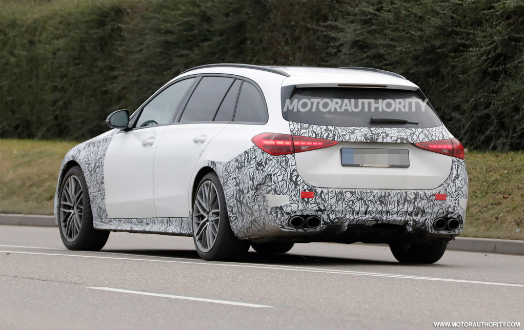 2023 Mercedes-Benz AMG C43 Wagon spy shots - Photo credit: S. Baldauf/SB-Medien