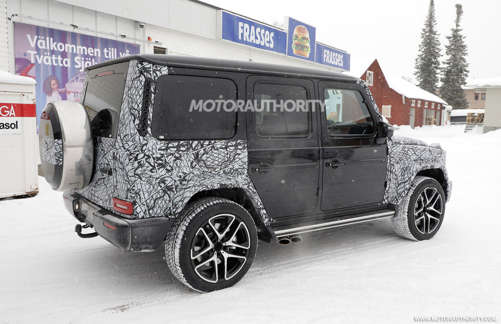 2023 Mercedes-Benz AMG G63 facelift spy shots - Photo credit: S. Baldauf/SB-Medien 2023 Mercedes-Benz AMG G63 facelift spy shots - Photo credit: S. Baldauf/SB-Medien