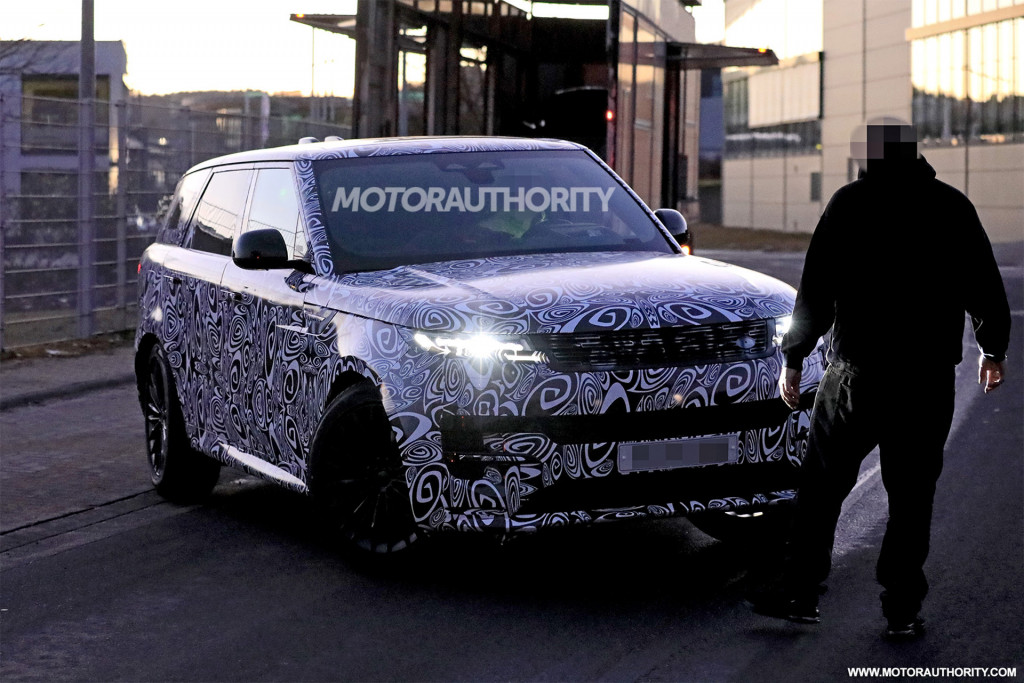 2024 Land Rover Range Rover Sport spy shots - Photo credit: S. Baldauf/SB-Medien