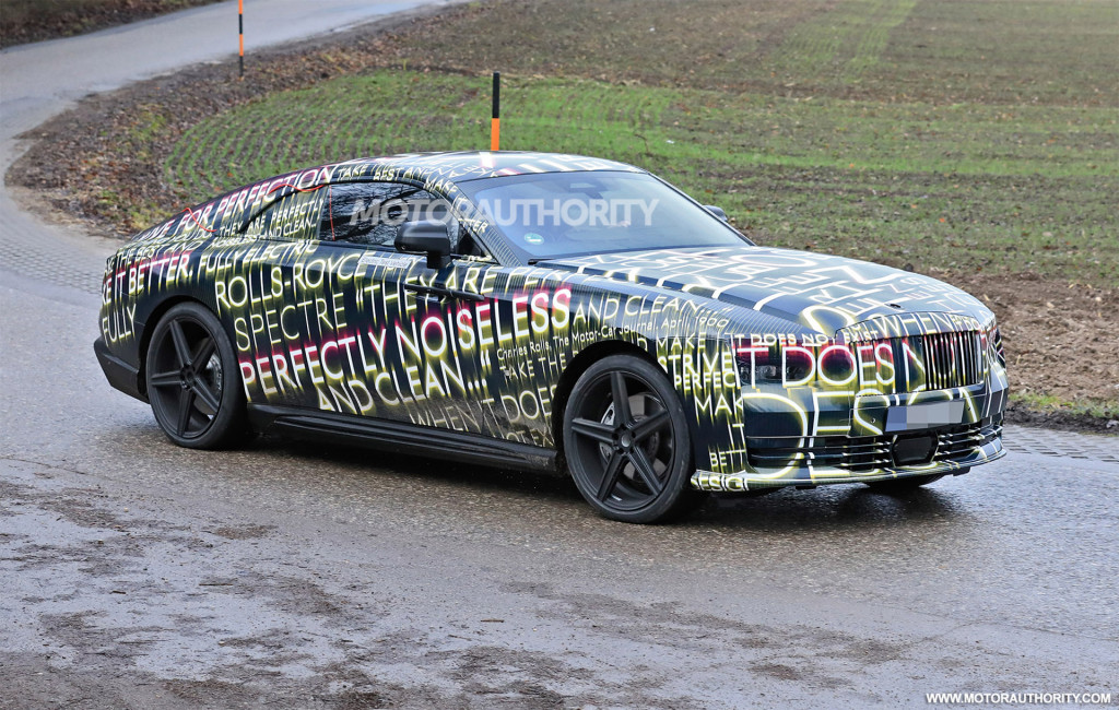 2024 Rolls-Royce Spectre spy shots - Photo credit: S. Baldauf/SB-Medien