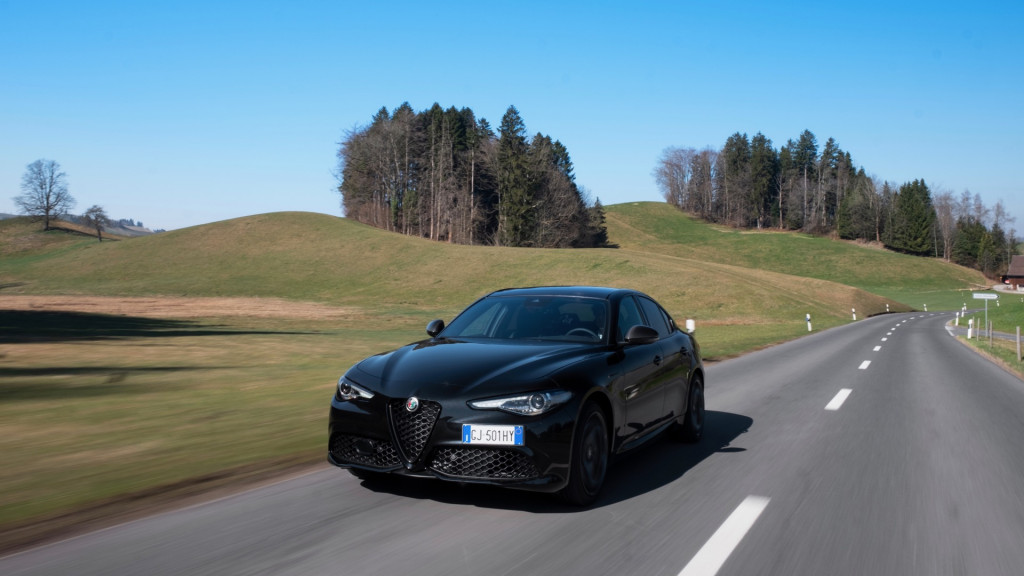 2023 Alfa Romeo Giulia Estrema