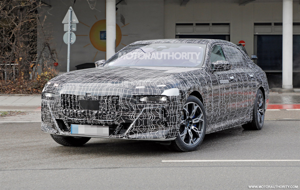2023 BMW 7-Series spy shots - Photo credit: S. Baldauf/SB-Medien