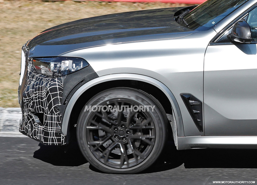 2023 BMW X5 M facelift spy shots - Photo credit: S. Baldauf/SB-Medien
