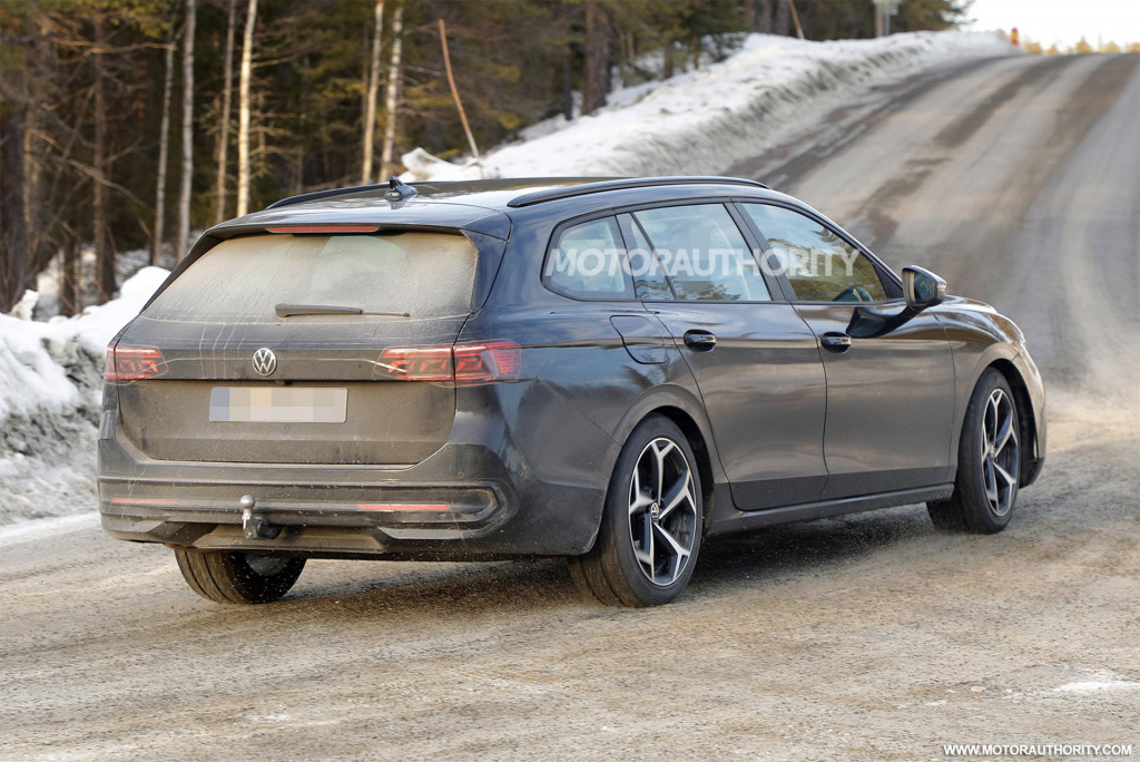 2023 Volkswagen Passat Variant spy shots - Photo credit: S. Baldauf/SB-Medien