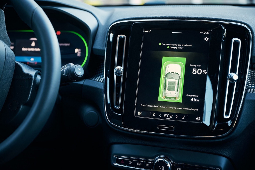 Volvo tests wireless charging tech with XC40 Recharge